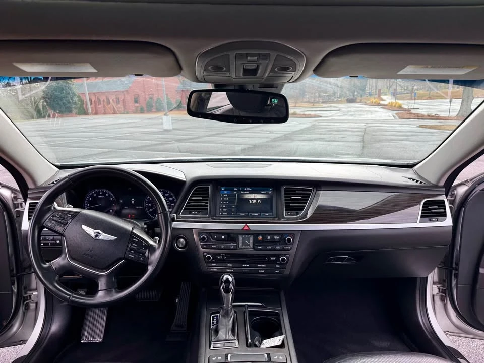 2015 Hyundai Genesis - Image 16 of 20