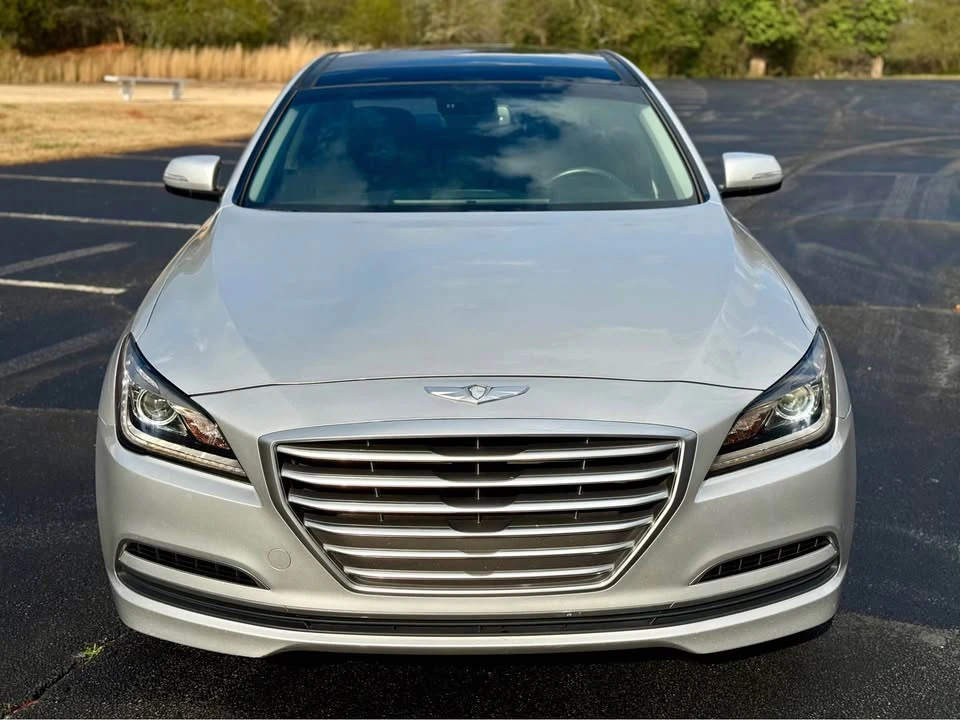 2015 Hyundai Genesis - Image 2 of 20
