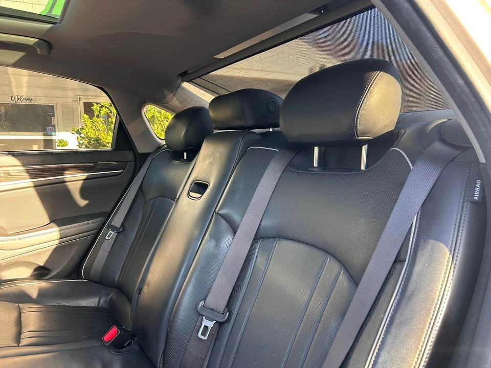 2015 Hyundai Genesis - Image 13 of 20