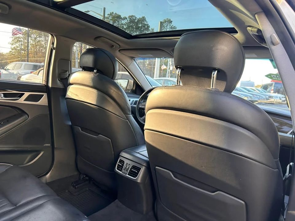 2015 Hyundai Genesis - Image 15 of 20