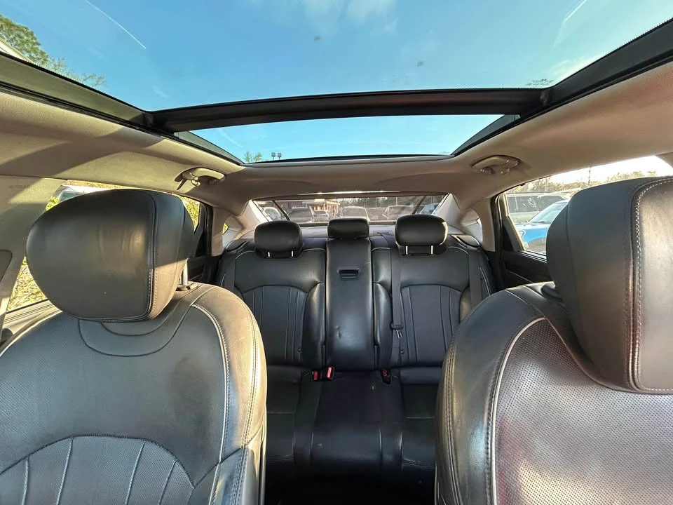 2015 Hyundai Genesis - Image 8 of 20