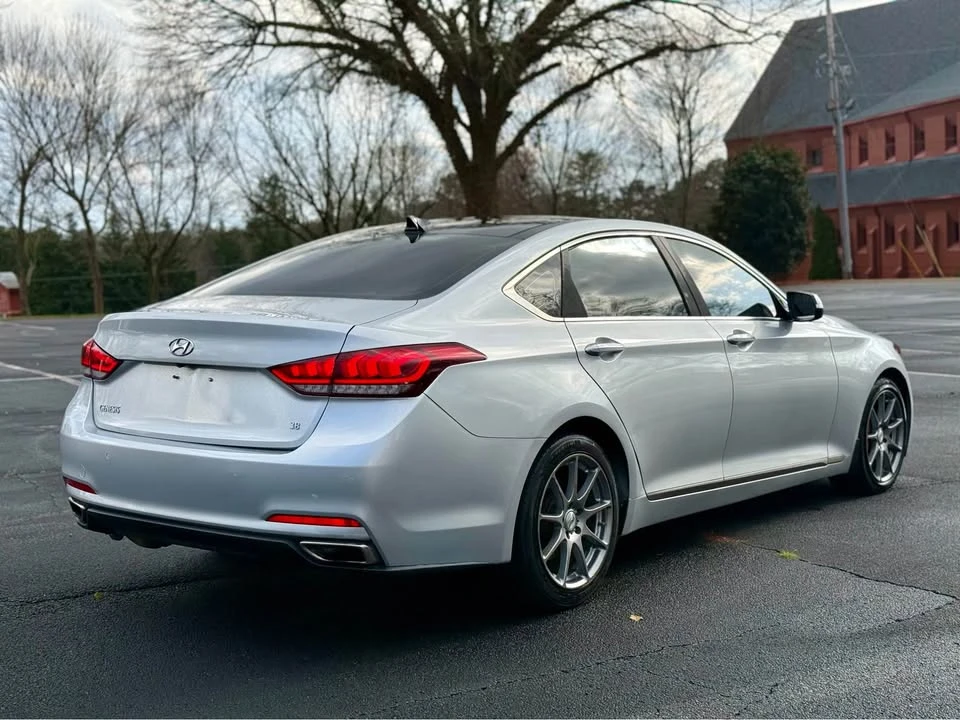 2015 Hyundai Genesis - Image 7 of 20