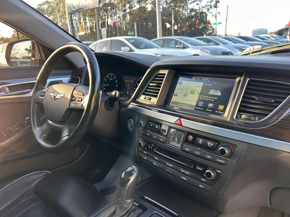 2015 Hyundai Genesis - Image 16 of 20
