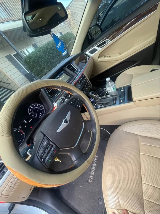 2015 Hyundai Genesis - Image 7 of 9