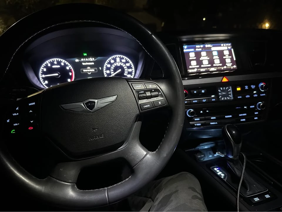 2015 Hyundai Genesis - Image 6 of 9