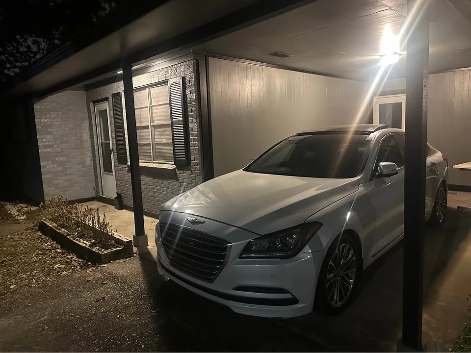 2015 Hyundai Genesis - Image 5 of 9