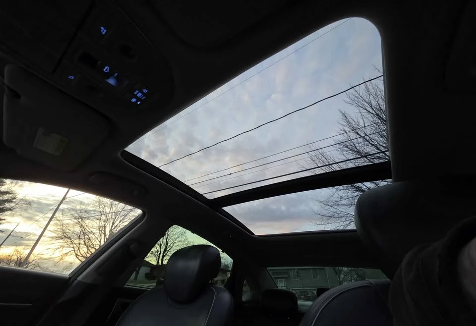 2015 Hyundai Genesis - Image 17 of 20