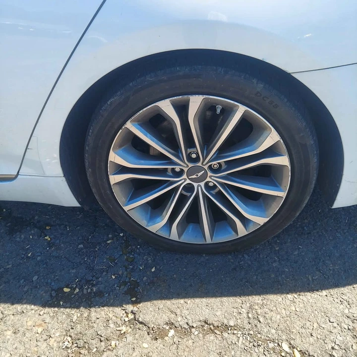 2015 Hyundai Genesis - Image 19 of 19