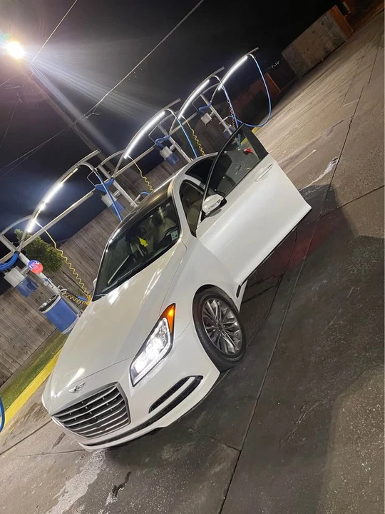 2015 Hyundai Genesis - Image 4 of 9