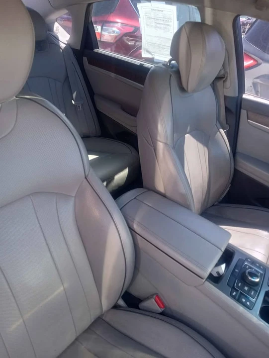 2015 Hyundai Genesis - Image 6 of 7