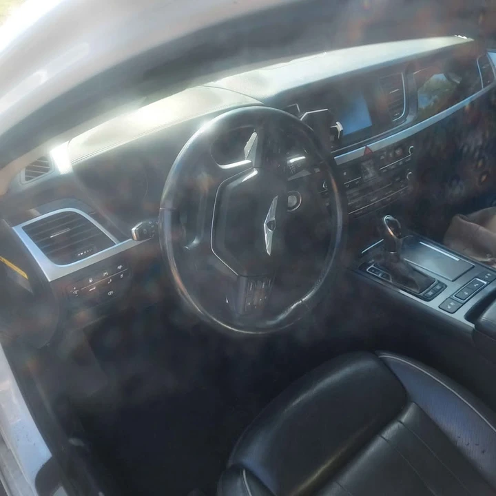 2015 Hyundai Genesis - Image 8 of 19