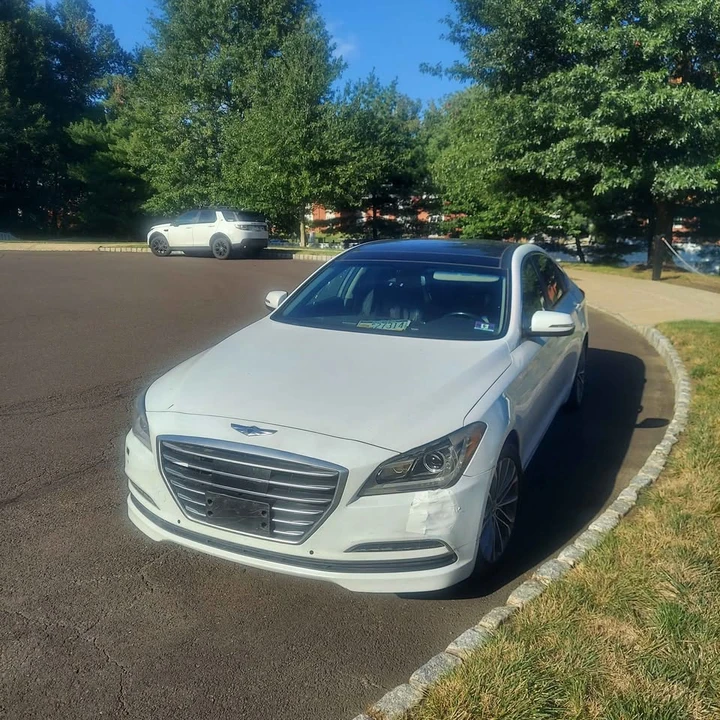 2015 Hyundai Genesis - Image 6 of 19