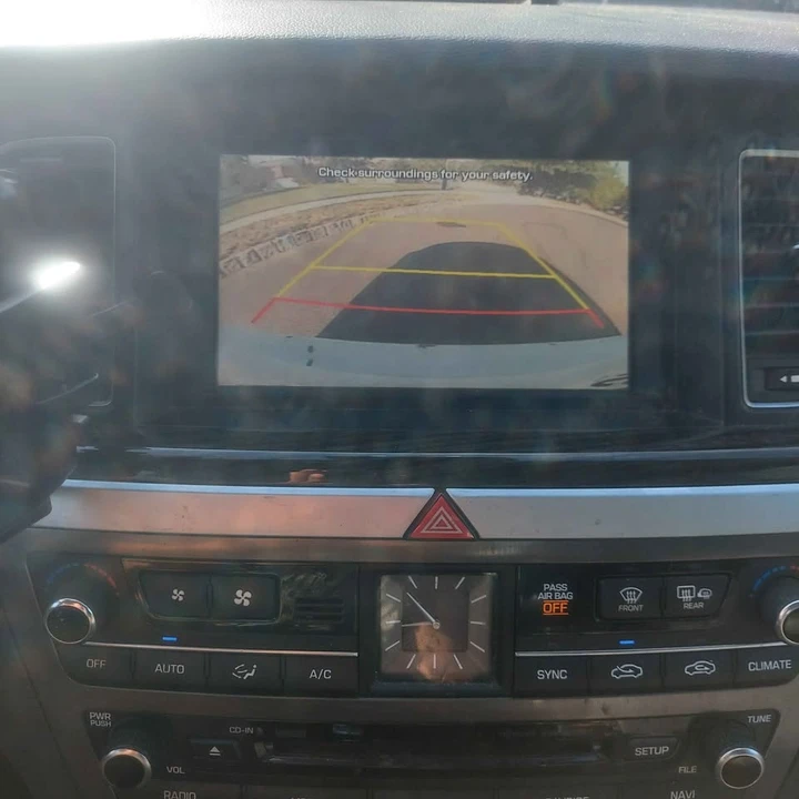 2015 Hyundai Genesis - Image 9 of 19
