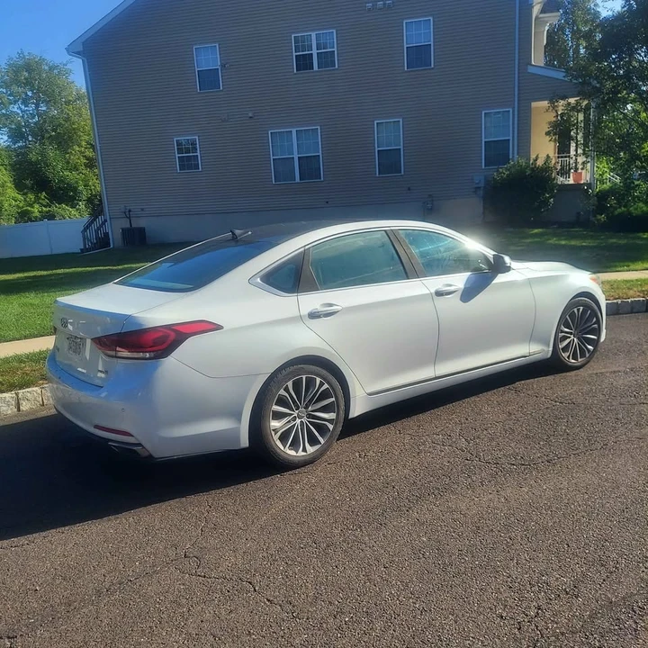2015 Hyundai Genesis - Image 5 of 19