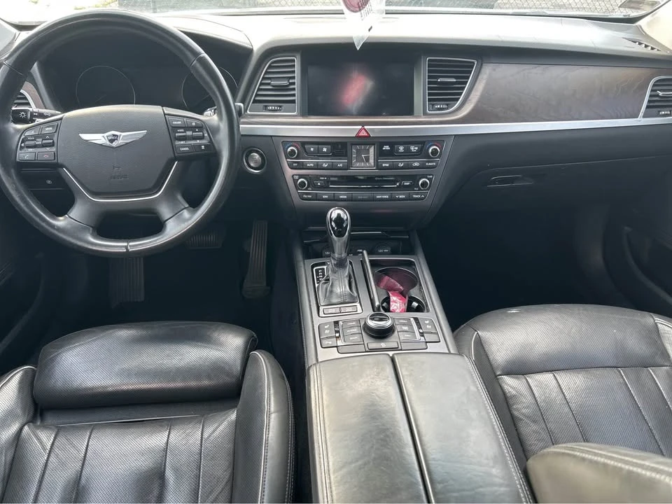 2015 Hyundai Genesis - Image 9 of 19