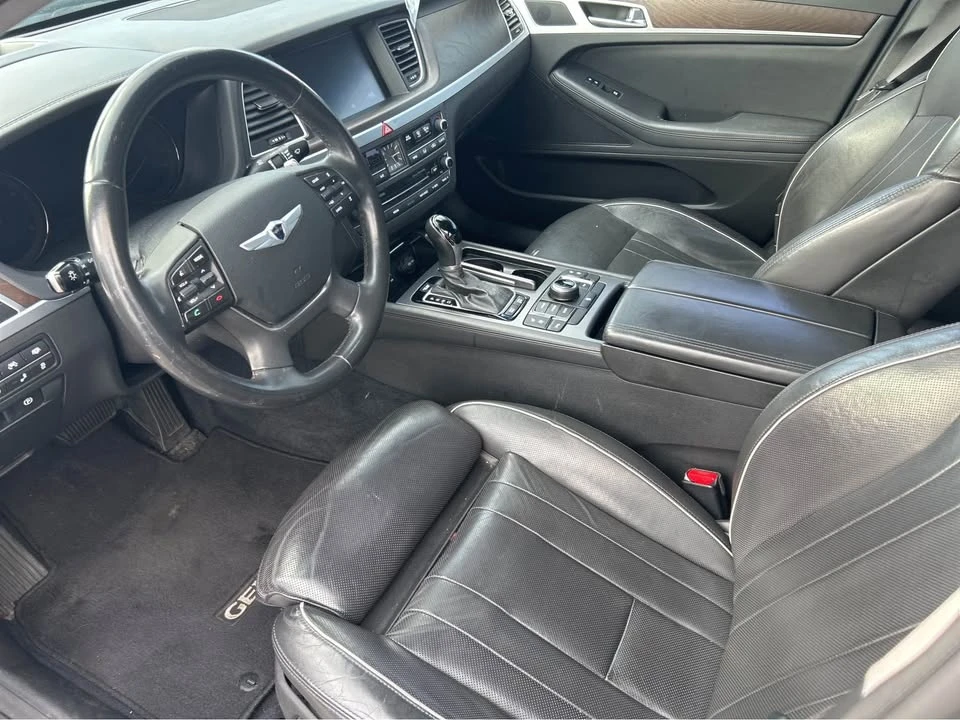 2015 Hyundai Genesis - Image 10 of 19