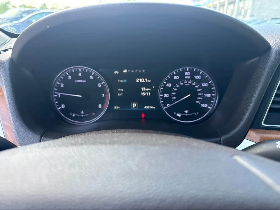 2015 Hyundai Genesis - Image 16 of 20