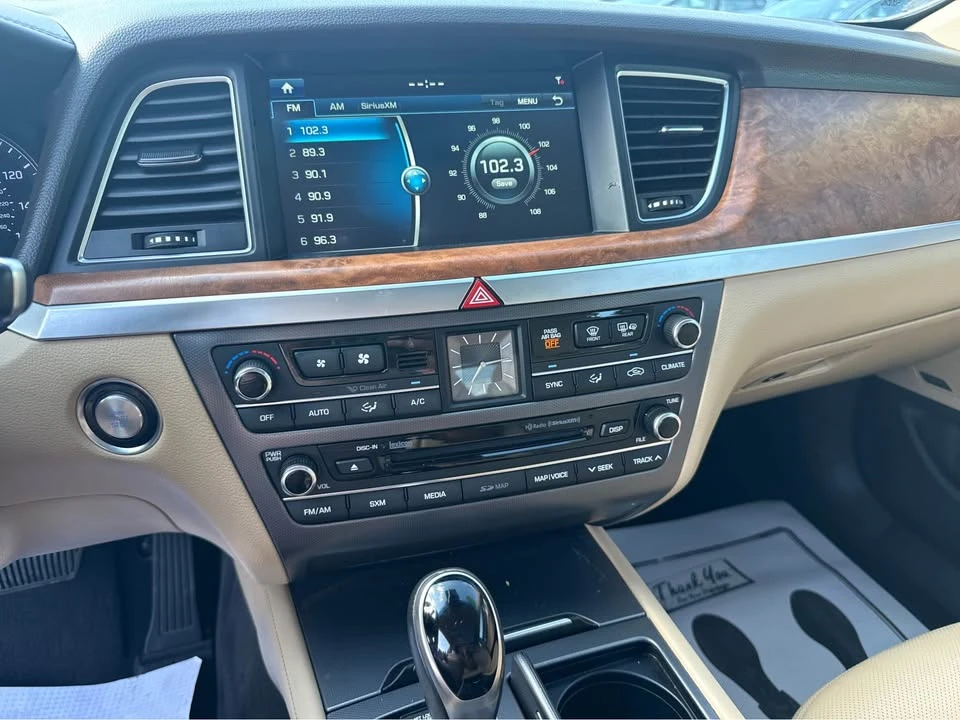 2015 Hyundai Genesis - Image 14 of 20