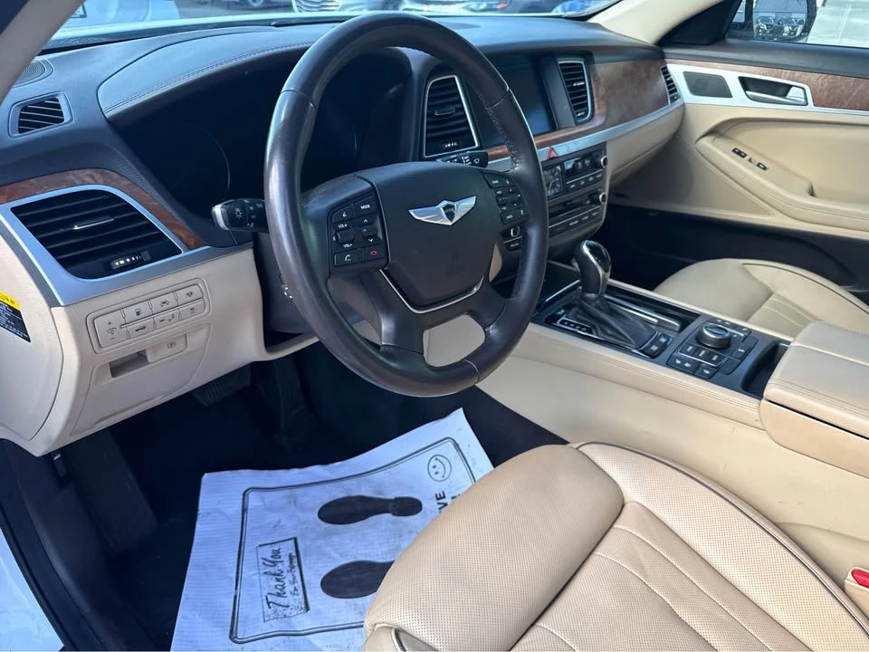2015 Hyundai Genesis - Image 12 of 20