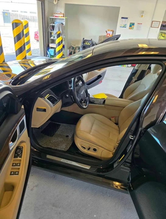2015 Hyundai Genesis - Image 4 of 7