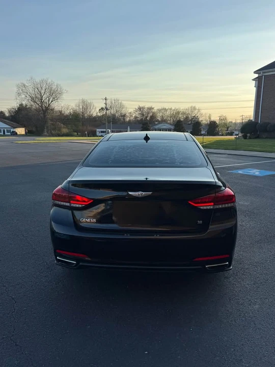2015 Hyundai Genesis - Image 6 of 15