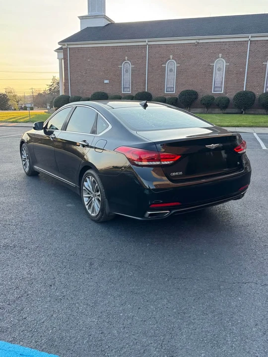2015 Hyundai Genesis - Image 4 of 15