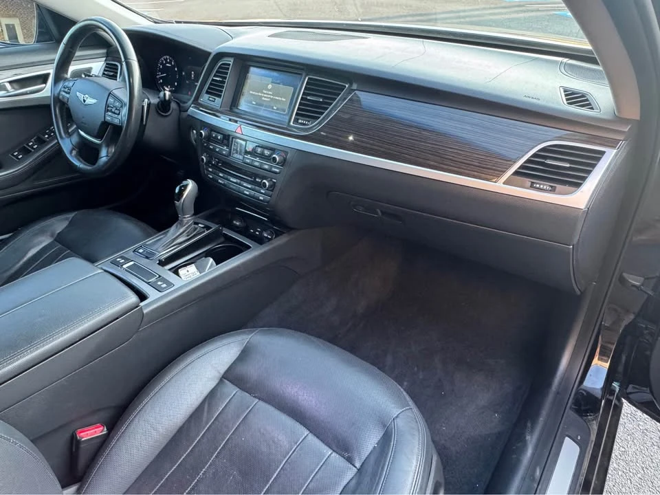 2015 Hyundai Genesis - Image 13 of 15