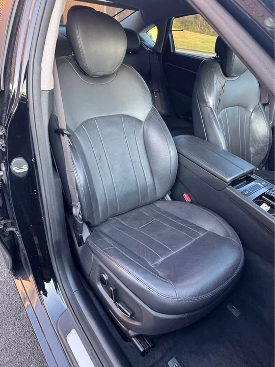 2015 Hyundai Genesis - Image 11 of 15
