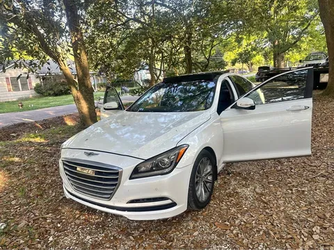 2015 Hyundai Genesis 3.8 Sedan 4D