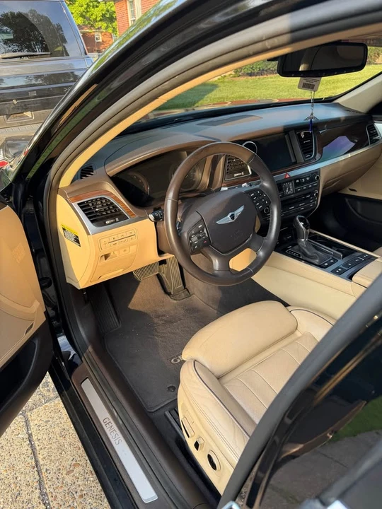 2015 Hyundai Genesis - Image 8 of 11