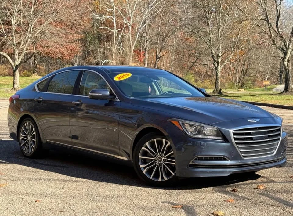 2015 Hyundai Genesis - Image 2 of 10