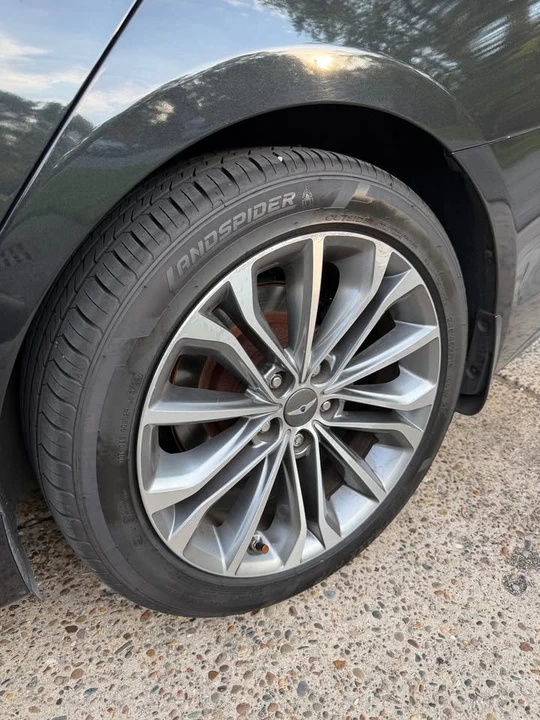 2015 Hyundai Genesis - Image 11 of 11
