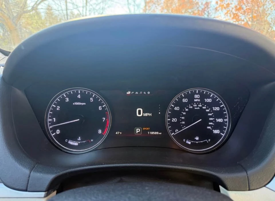 2015 Hyundai Genesis - Image 5 of 10