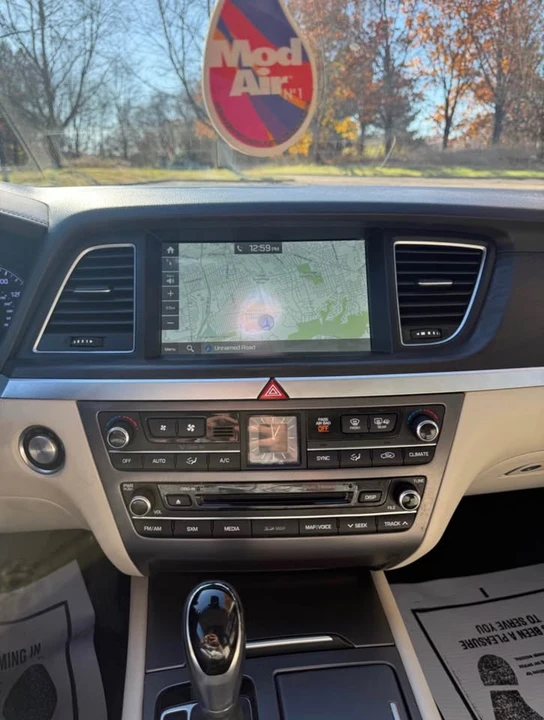 2015 Hyundai Genesis - Image 7 of 10