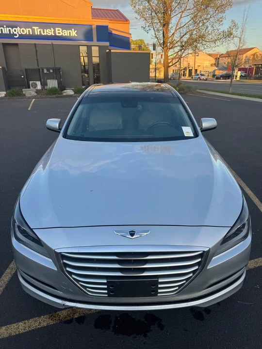 2015 Hyundai Genesis - Image 4 of 19