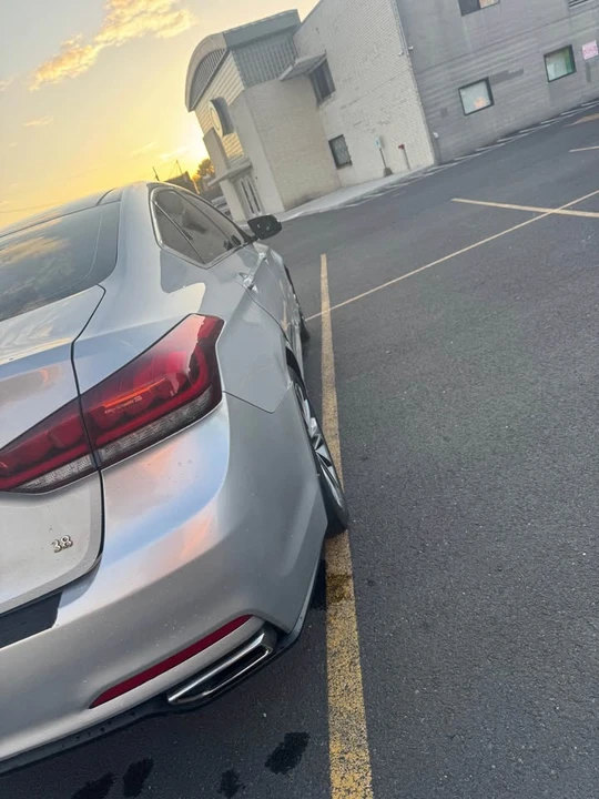 2015 Hyundai Genesis - Image 9 of 19