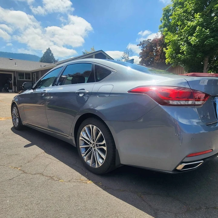 2015 Hyundai Genesis - Image 5 of 20