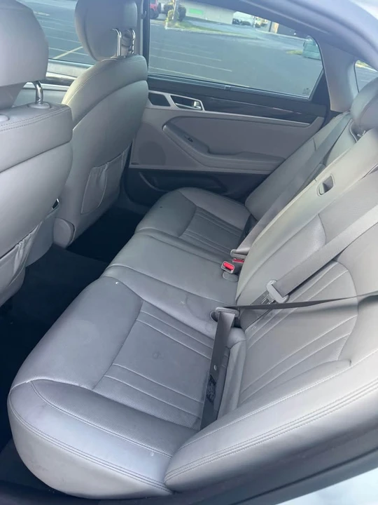 2015 Hyundai Genesis - Image 11 of 19