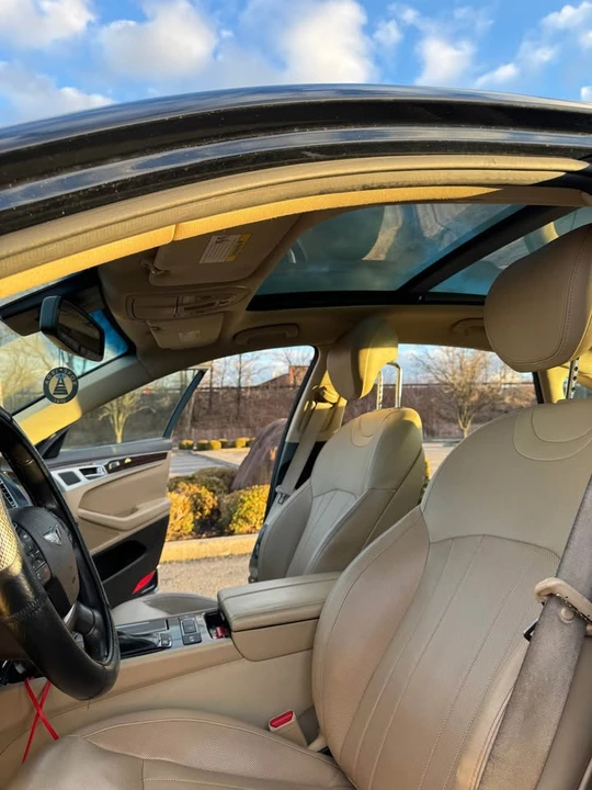 2015 Hyundai Genesis - Image 8 of 15