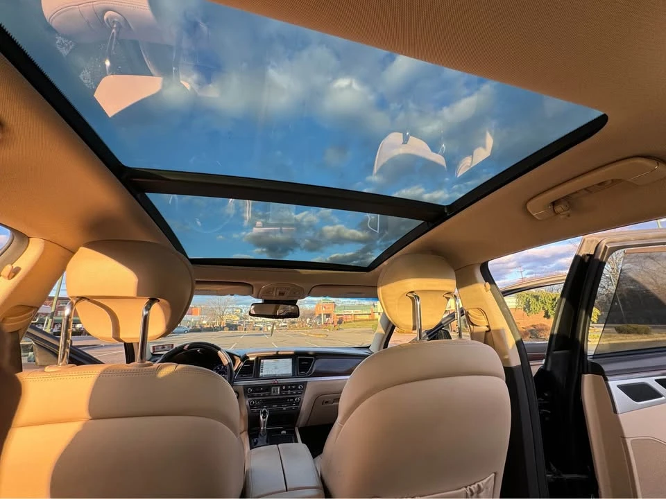 2015 Hyundai Genesis - Image 9 of 15