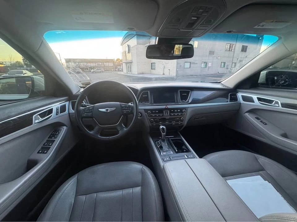 2015 Hyundai Genesis - Image 12 of 19