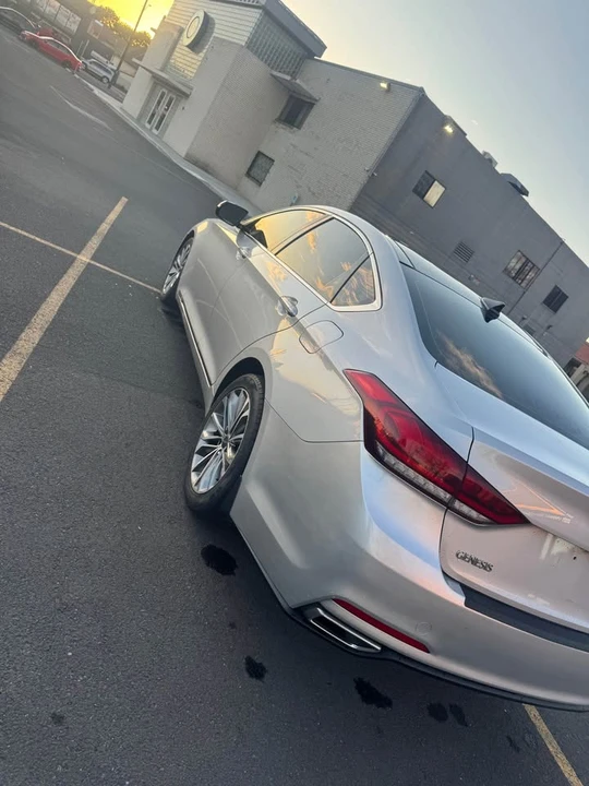 2015 Hyundai Genesis - Image 5 of 19