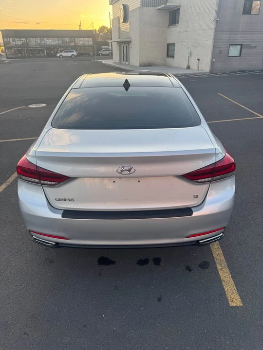 2015 Hyundai Genesis - Image 3 of 19