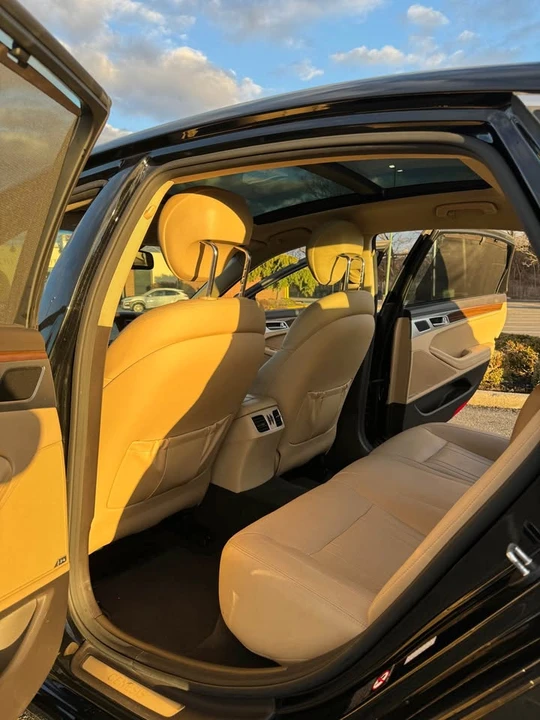2015 Hyundai Genesis - Image 7 of 15