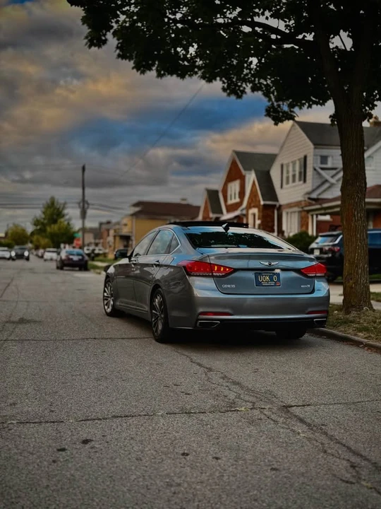 2015 Hyundai Genesis - Image 2 of 7