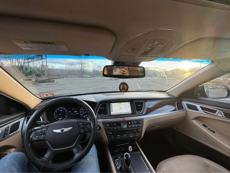 2015 Hyundai Genesis - Image 13 of 15