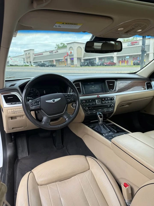 2015 Hyundai Genesis - Image 13 of 14