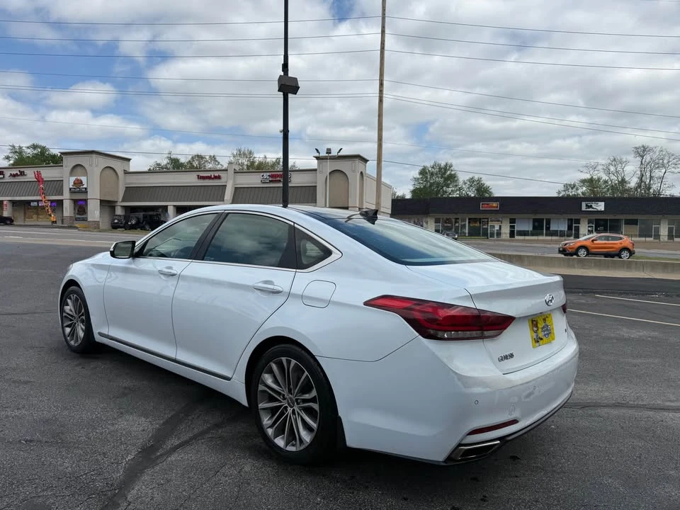 2015 Hyundai Genesis - Image 6 of 14