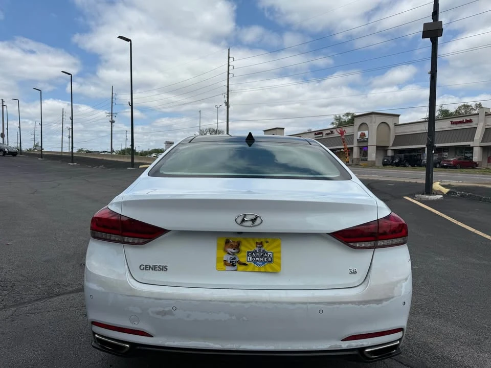 2015 Hyundai Genesis - Image 8 of 14