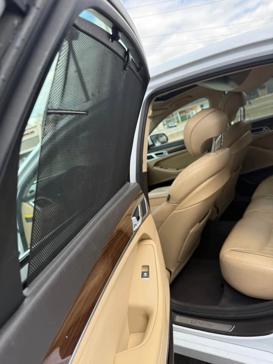 2015 Hyundai Genesis - Image 11 of 14
